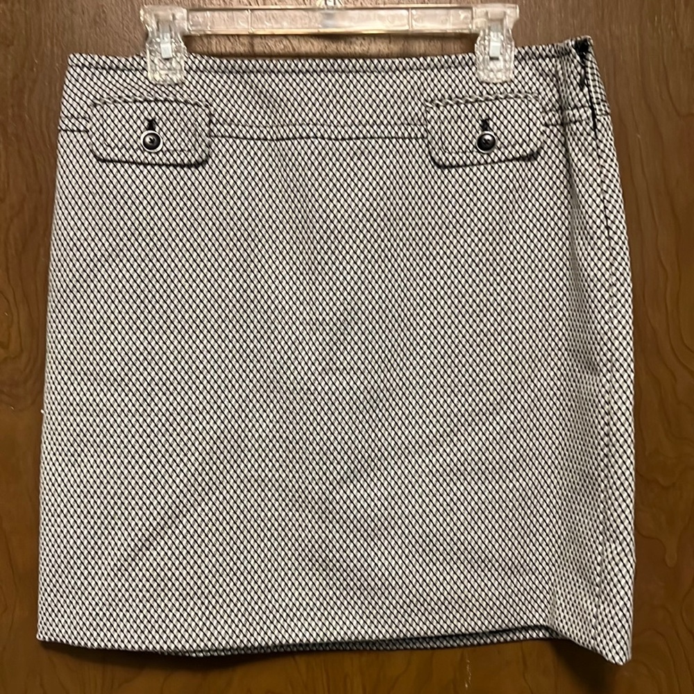 Loft black and white lined skirt size 12
